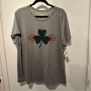 Stylish Gray Short Sleeve Tee with Shamrock and Leopard Accents